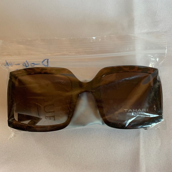 Tahari Accessories - NEW! TAHARI Square Sunglasses with a Black Frame and Tortoise Arms!
